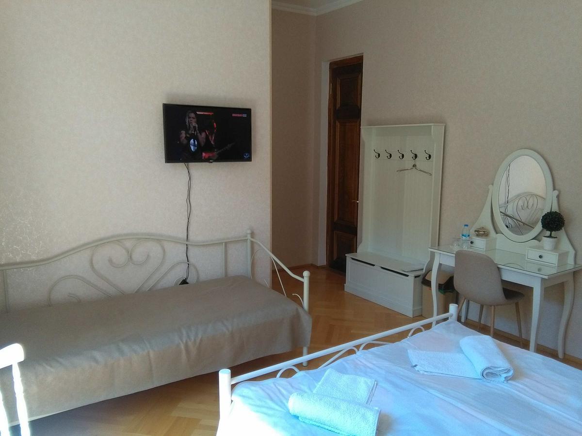 Omsi House Hotel Telavi Exterior foto