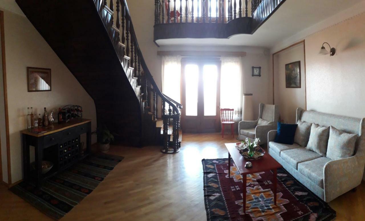 Omsi House Hotel Telavi Exterior foto