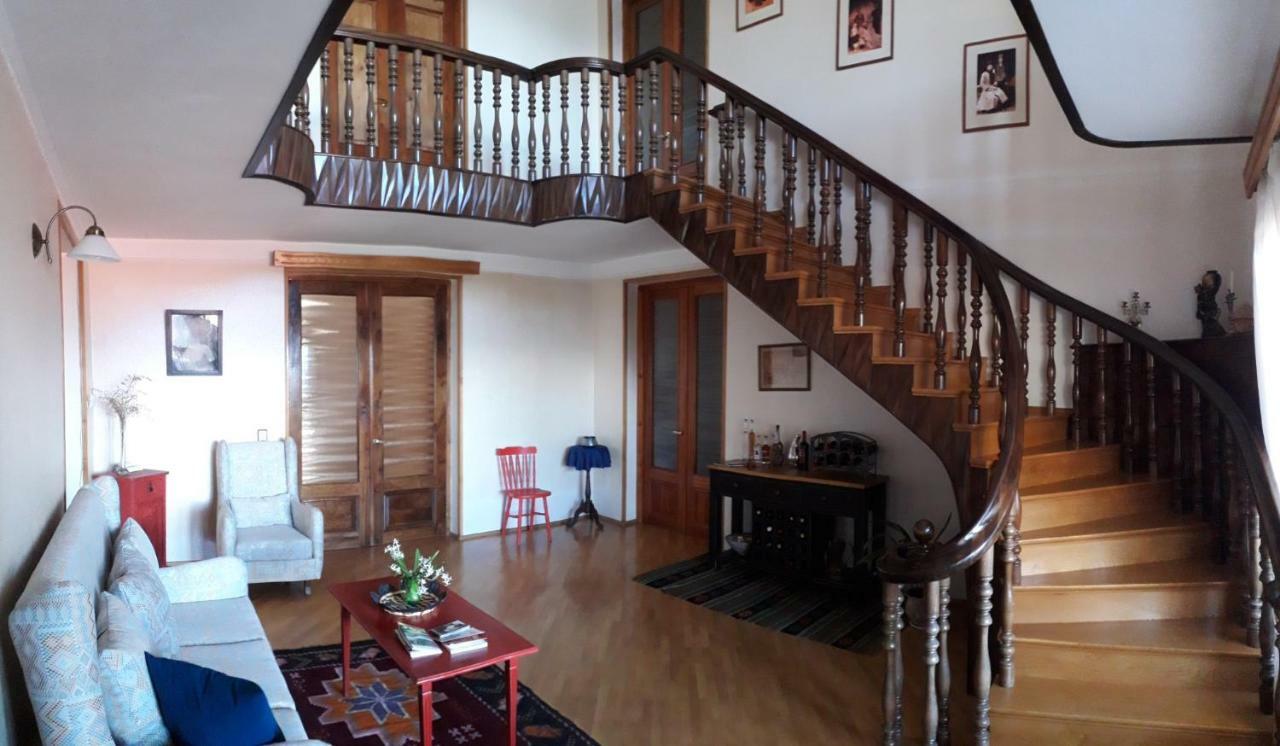 Omsi House Hotel Telavi Exterior foto